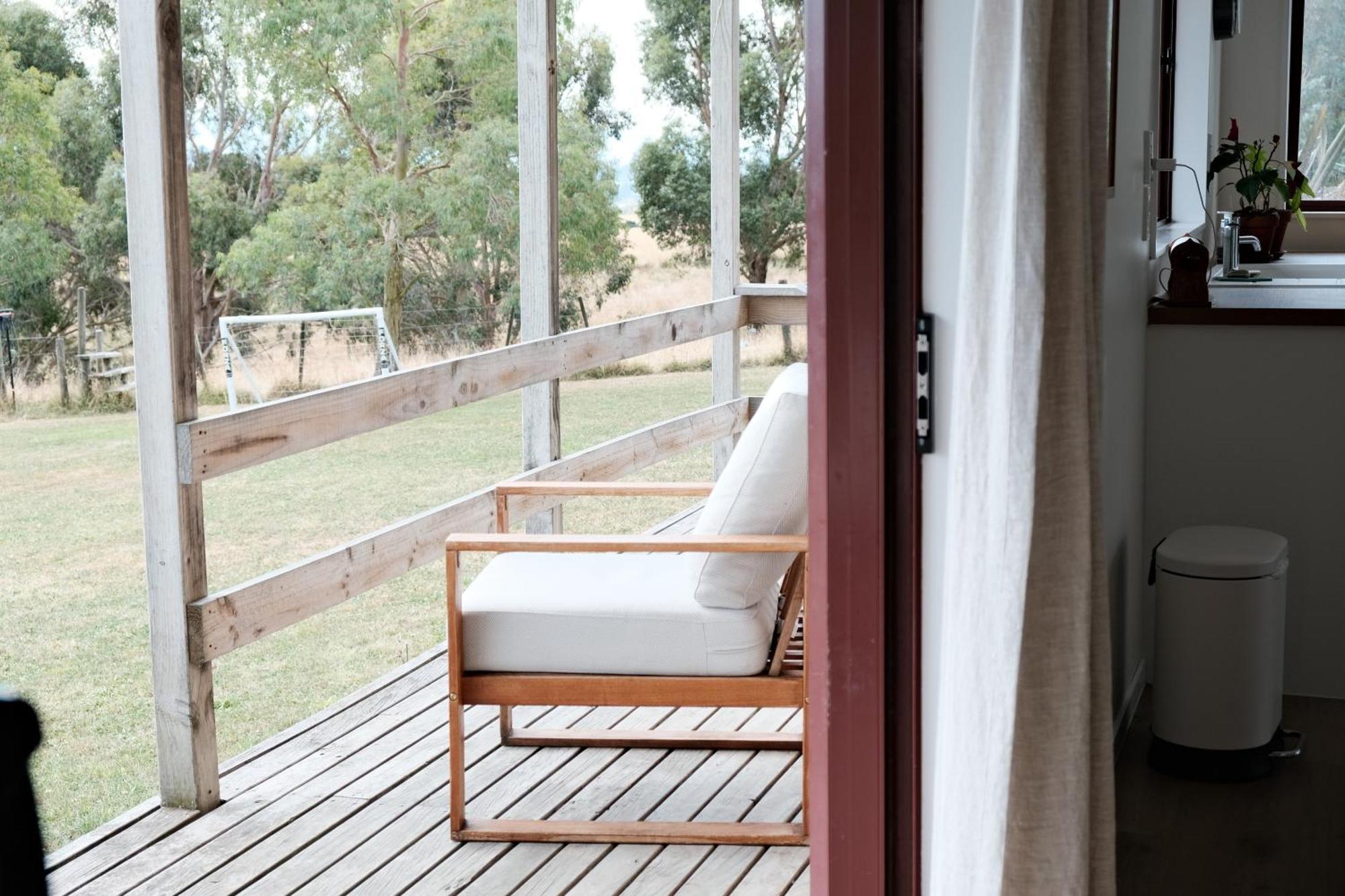 A Cabin With A Big View, Comfort And Tranquility, Close To Vines Martinborough Exterior foto